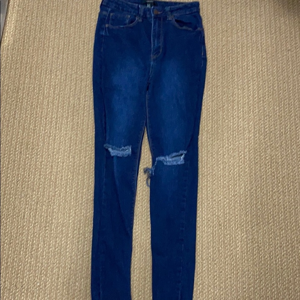 Forever 21 Distressed Jeans Size 27